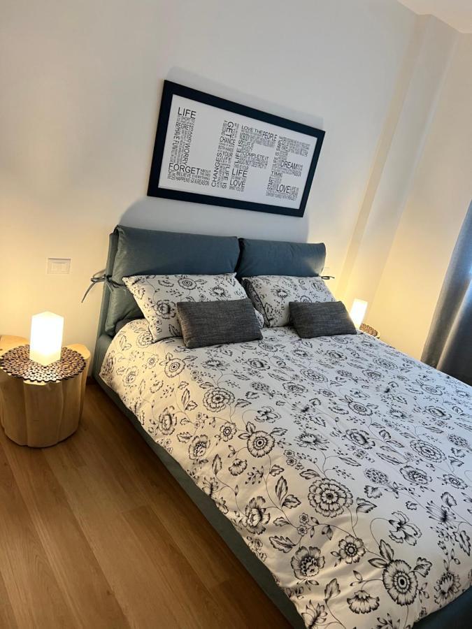 Mandi Mandi Cavour Apartment Удине Екстериор снимка